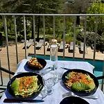 Avec Vue Couette-café 4*